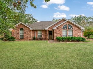 320 33rd St SW, Paris, TX 75460