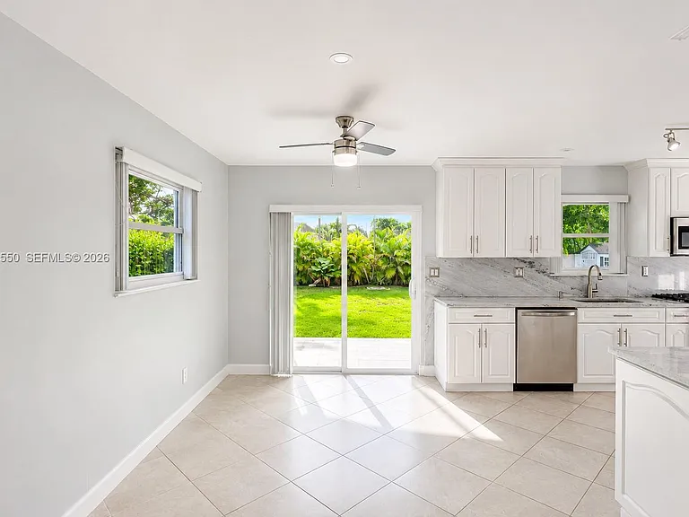 6255 SW 62nd Ct — Photo 8