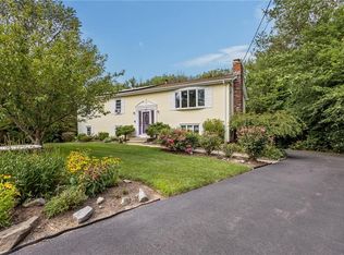 8 Eastward Dr, Lincoln, RI 02865