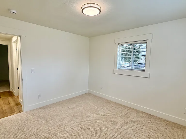 145 N Byron Ave #A — Photo 14