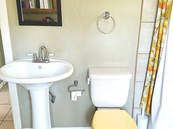 Upstairs bath 1