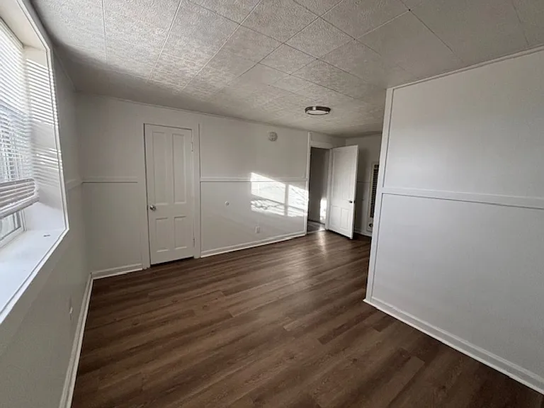 PM-254 1808 E 19th Street — Photo 18