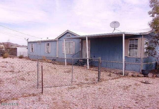 1st image of 998 W PYRAMID Street