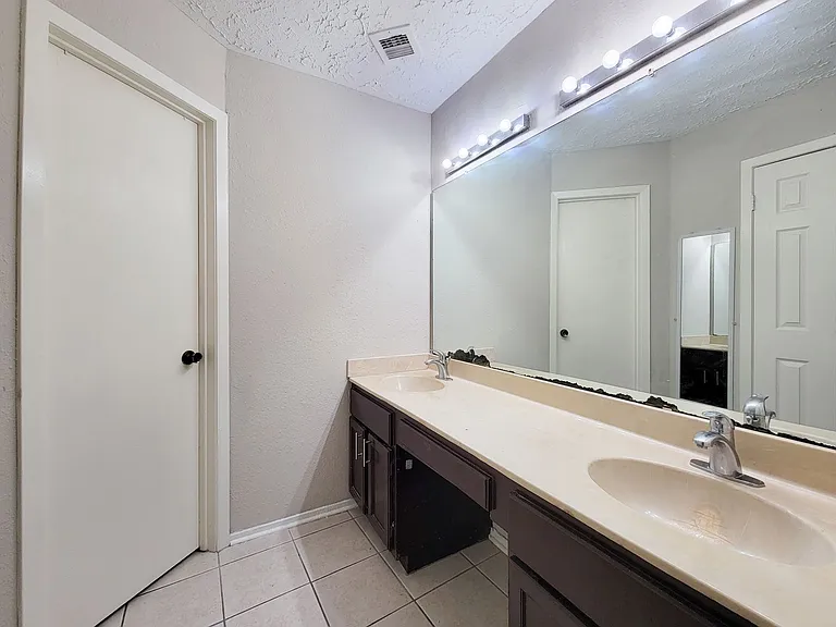 9415 Beckford Dr — Photo 19