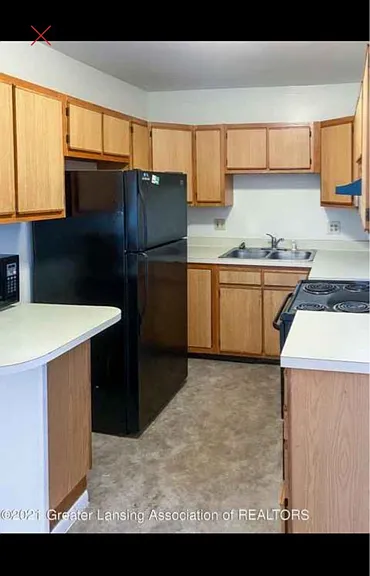 130 S 8th St #4 — Photo 1