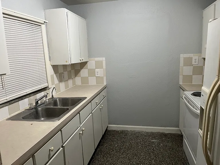 4520 Hampshire Rd — Photo 4