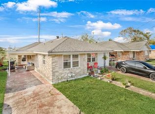 3024 Pakenham Dr, Chalmette, LA 70043