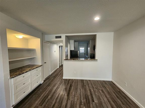 5th image of 2601 S Braeswood Blvd #1105