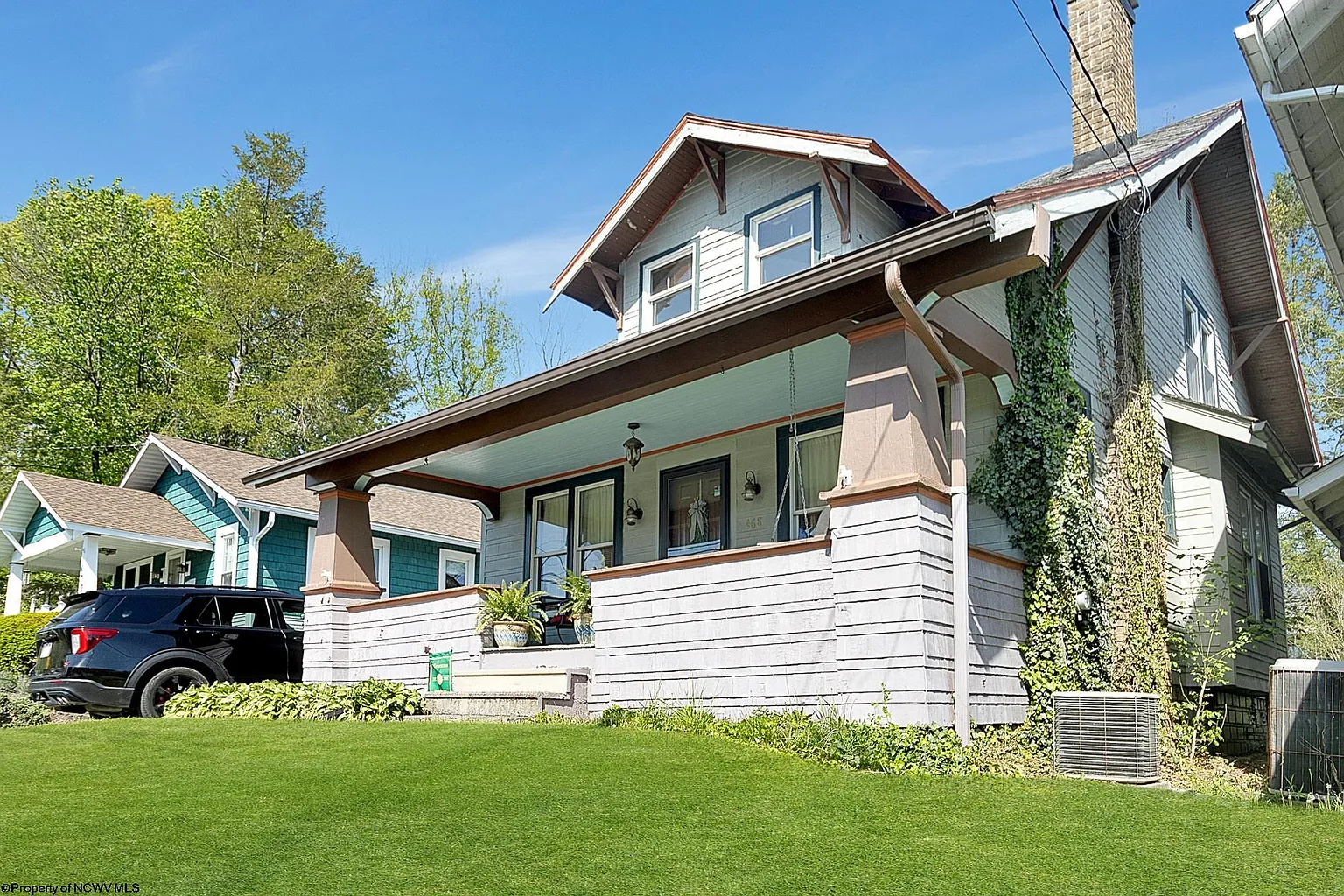 468 Junior Ave photo 1