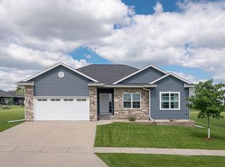 1610 Stone Creek Cir, North Liberty, IA 52317