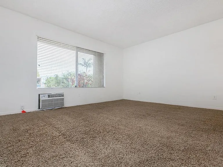 Sun Valley Gardens Apartments — Photo 14