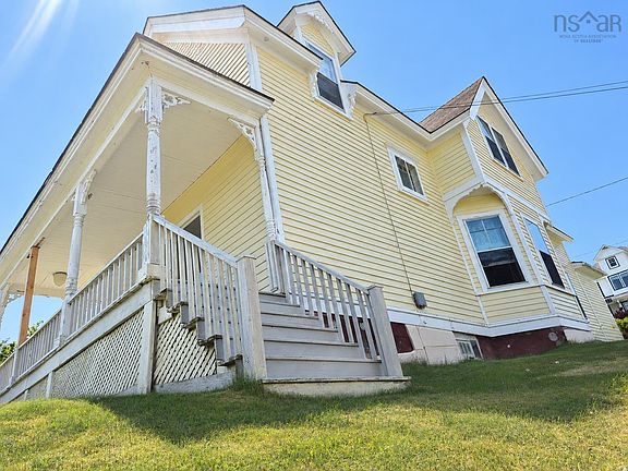 3rd image of 33 Macmillan Hill Rd