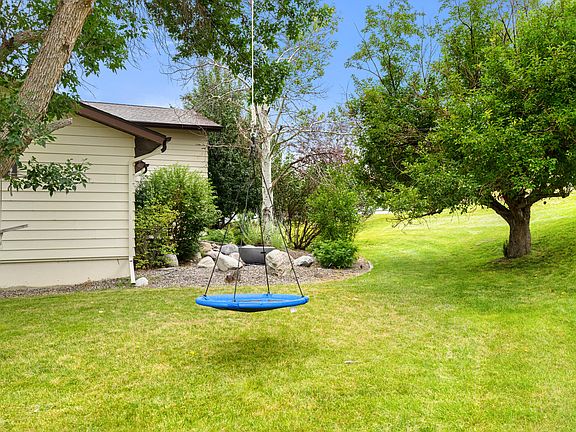 4th image of 2 Valley View Dr
