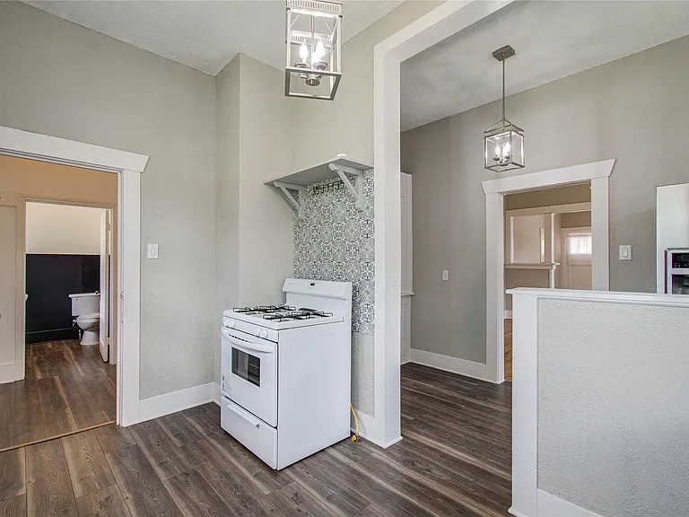 901 Boundary St — Photo 14