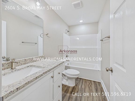 5th image of 2604 S Broadway St