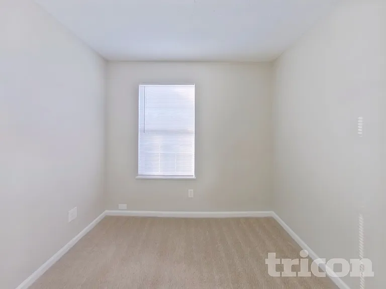 208 Denby Cir — Photo 12