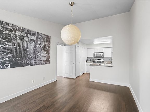 3rd image of 3900 Woodchase Dr APT 162