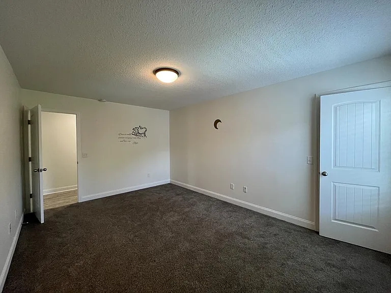 679 Fairview Cir — Photo 19