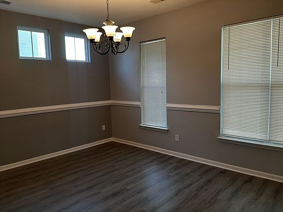 5th image of 194 Avonshire Dr