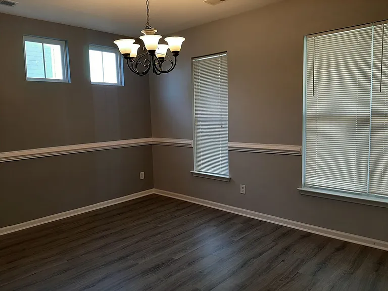 194 Avonshire Dr — Photo 5