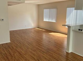 11113 Camarillo St, North Hollywood, CA 91602