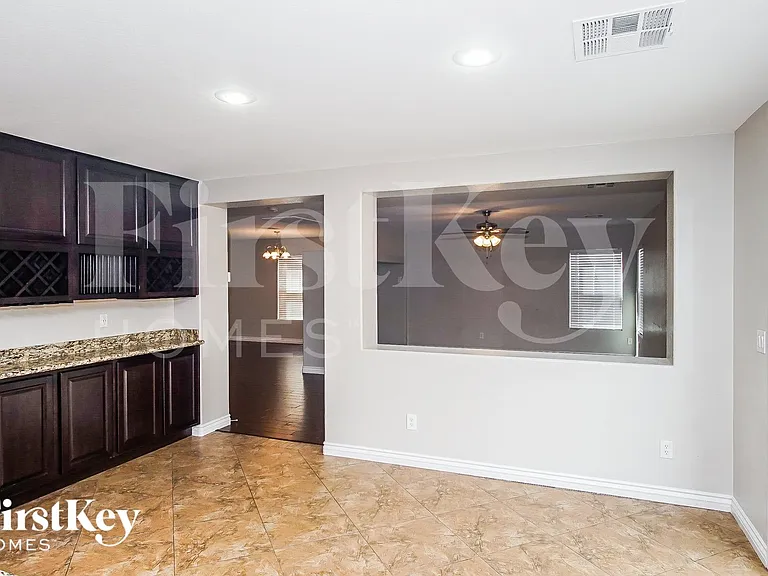 4904 Naff Ridge Dr — Photo 6