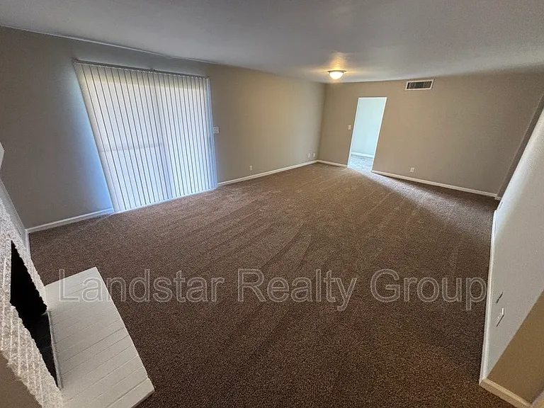 3221 Kemmons Dr #2 — Photo 9