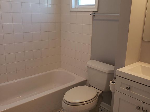 3rd image of 141 W Quincy St #1