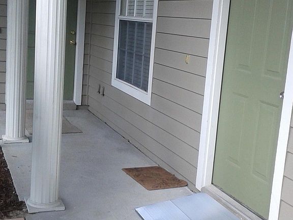 5th image of 109 Reserve 113 Cir