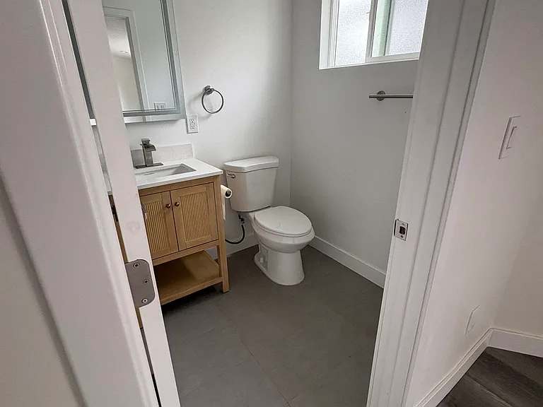 506 W Hillcrest Blvd #2 — Photo 10