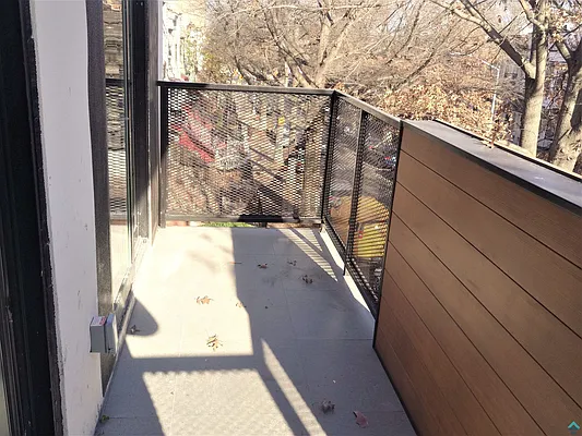 Rented by EXR | media 61