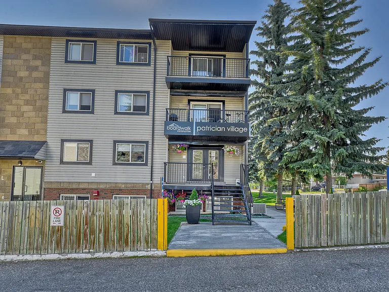 L208 University Dr NW — Photo 14
