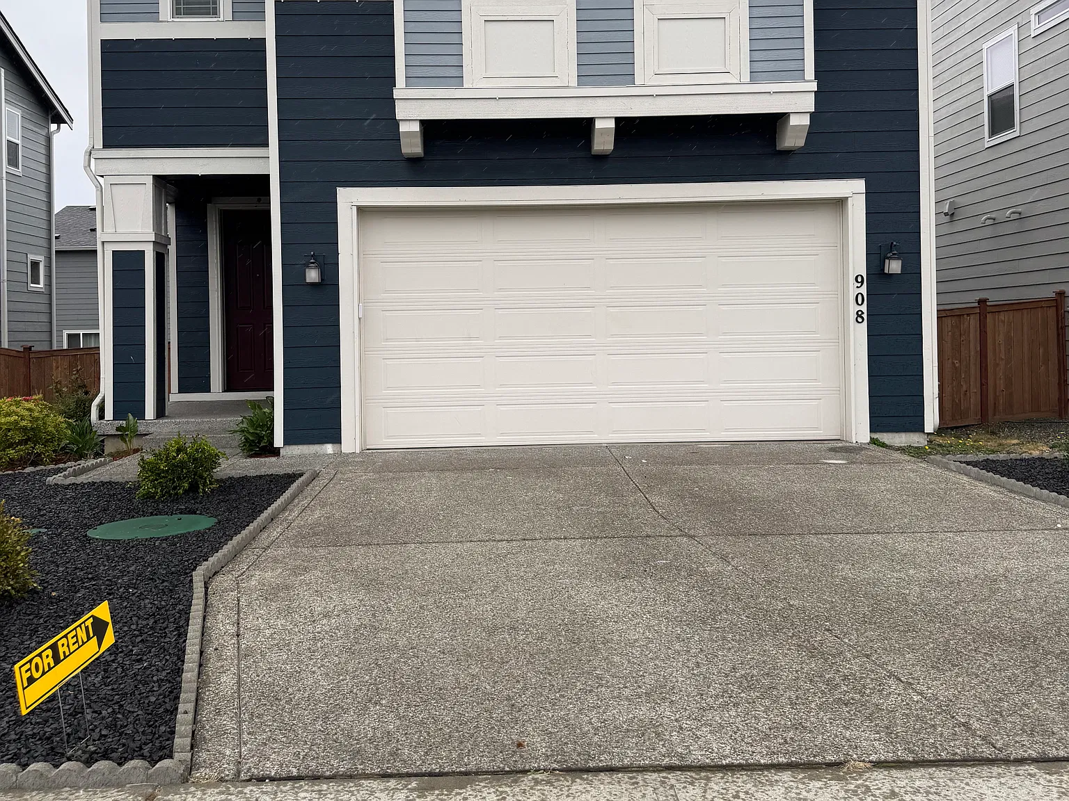 4 bed, 2.5 bath, 2385 sqft, $2,899 — Photo 1
