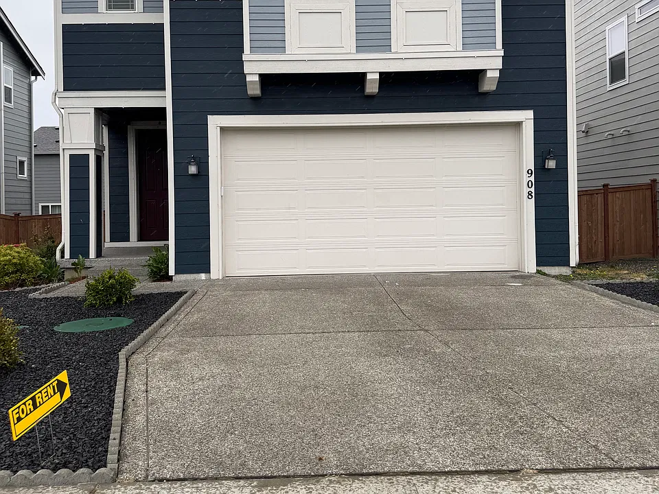 908 Vine Maple St SE