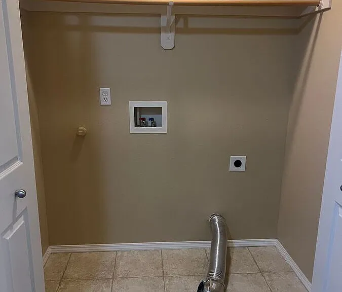17284 Pleasanton Ln — Photo 32