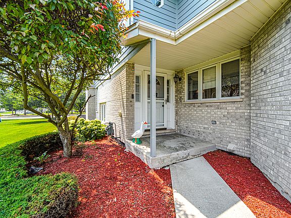 3rd image of 19341 Cormoy Ln