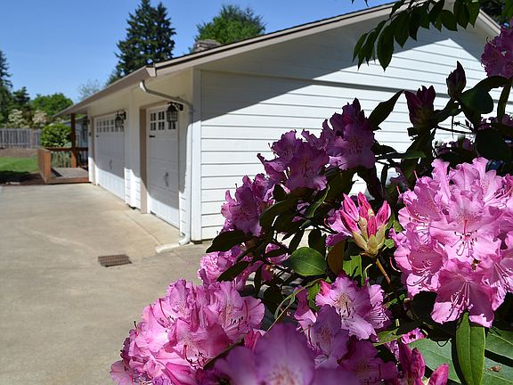 2nd image of 3512 NE 104th St