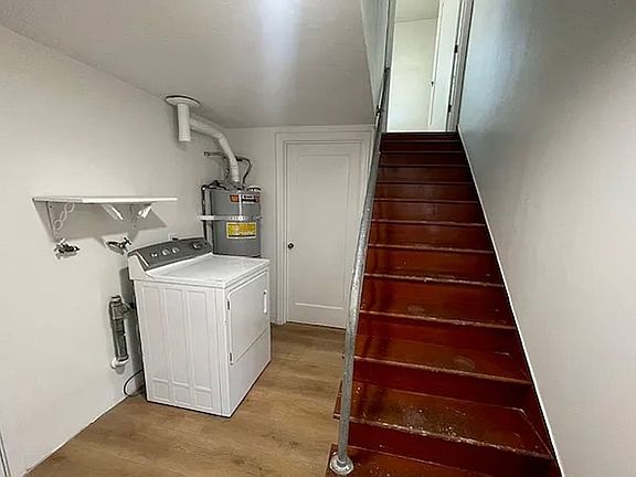 3rd image of 1442 Parker Ave