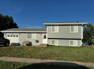 1102 S Harrison St, Lexington, NE 68850