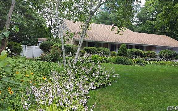 3rd image of 12 Fleetwood Dr