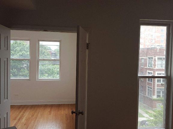 3rd image of 6914 S Oglesby Ave #3N