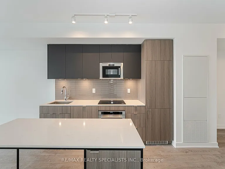 220 Missinnihe Way #1011 — Photo 10