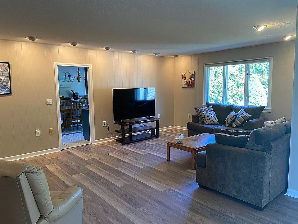 85 Admiral Dr, New London, CT 06320 Zillow