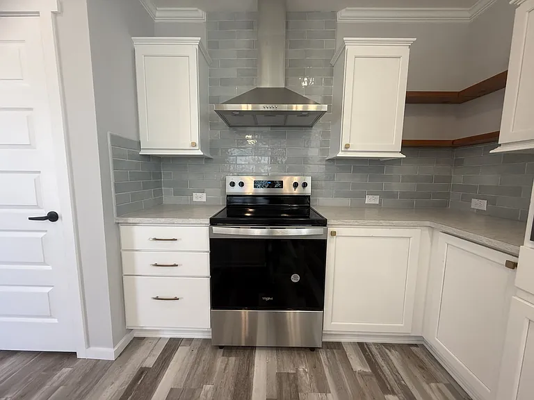 5715 Camelford Dr #528 — Photo 6