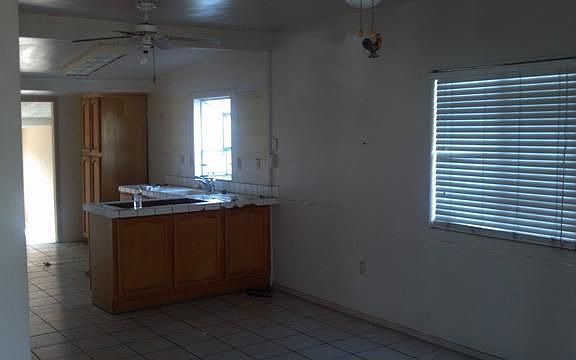 4th image of 1020 W Cruces St