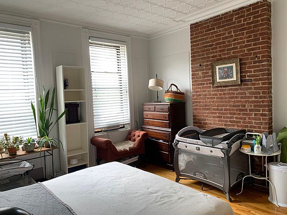 3rd image of 839 Willow Ave APT 3