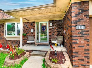16657 Kennebec St, Southgate, MI 48195