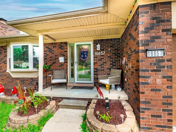 16657 Kennebec St, Southgate, MI 48195