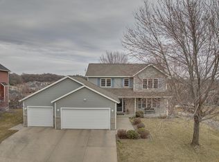 2637 Boulder Ridge Dr NW, Rochester, MN 55901