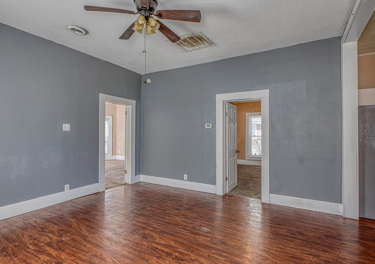 Fantastic 3-bedroom 2- bath home — Photo 4